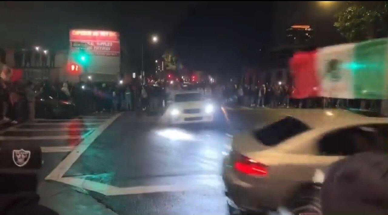 Oakland Police Block Off Street Race To Photo Vehicles Involved