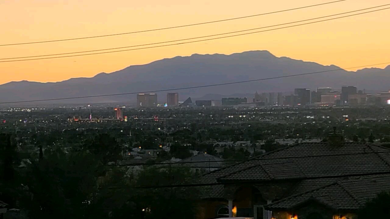 Did you see tonight's Las Vegas sunset? Check this out! 11.24.2024 #lasvegas #weather #fyp #follow