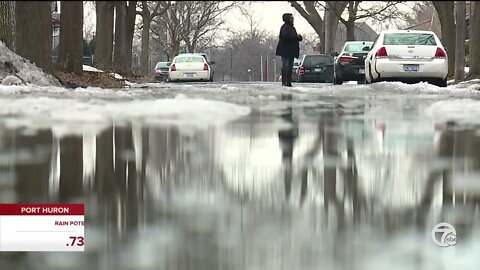 Detroiters prepare for the incoming rain, ice, and snow ahead of Thursday's winter storm