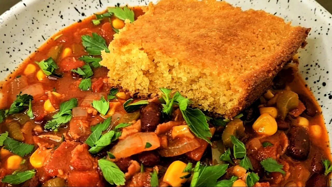 Easy weeknight chili and cornbread