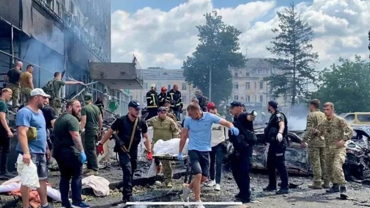 🔴 Наслідки удару по Вінниці, через який загинула, зокрема, маленька дитина