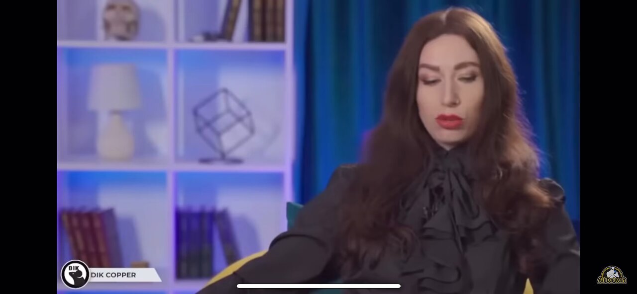 MAGICIAN ADMITS SHE CAN’T TOUCH MUSLIMS! MUST WATCH!