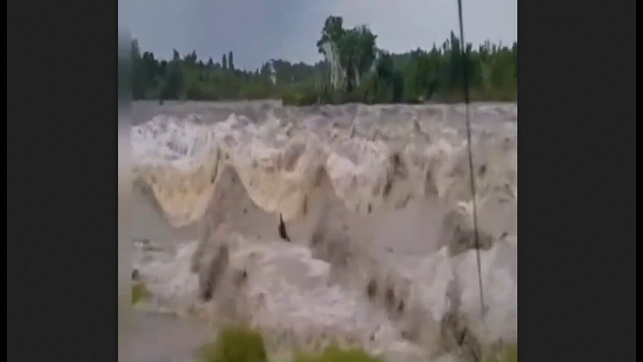 Lahaina, Maui, Hawaii - What Causes This Kind of Agitation In Water? - HaloRock