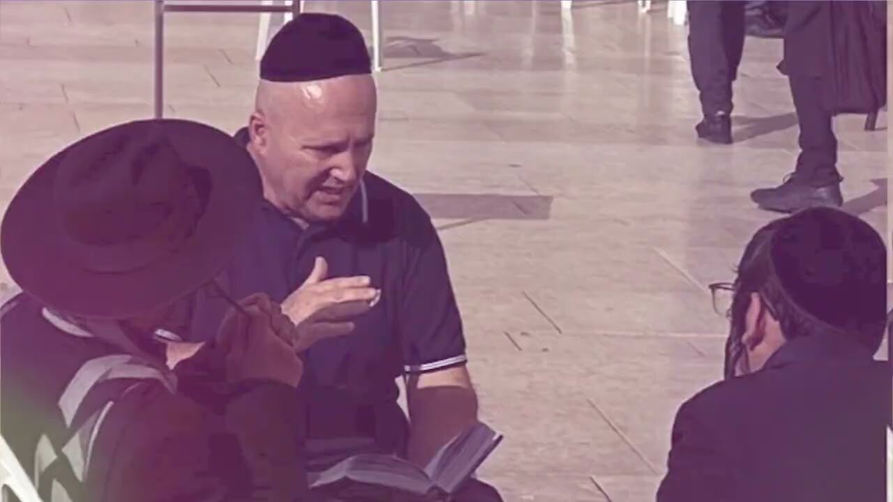 Incredible! Divine Jerusalem Out Reach - Messianic Rabbi Zev Porat Preaches