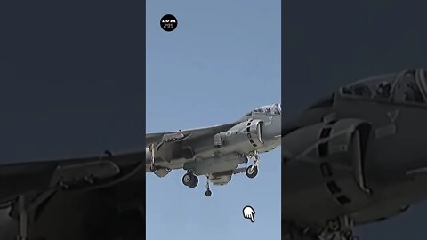 MONSTRO 9 AV 8B Harrier II vertical departure