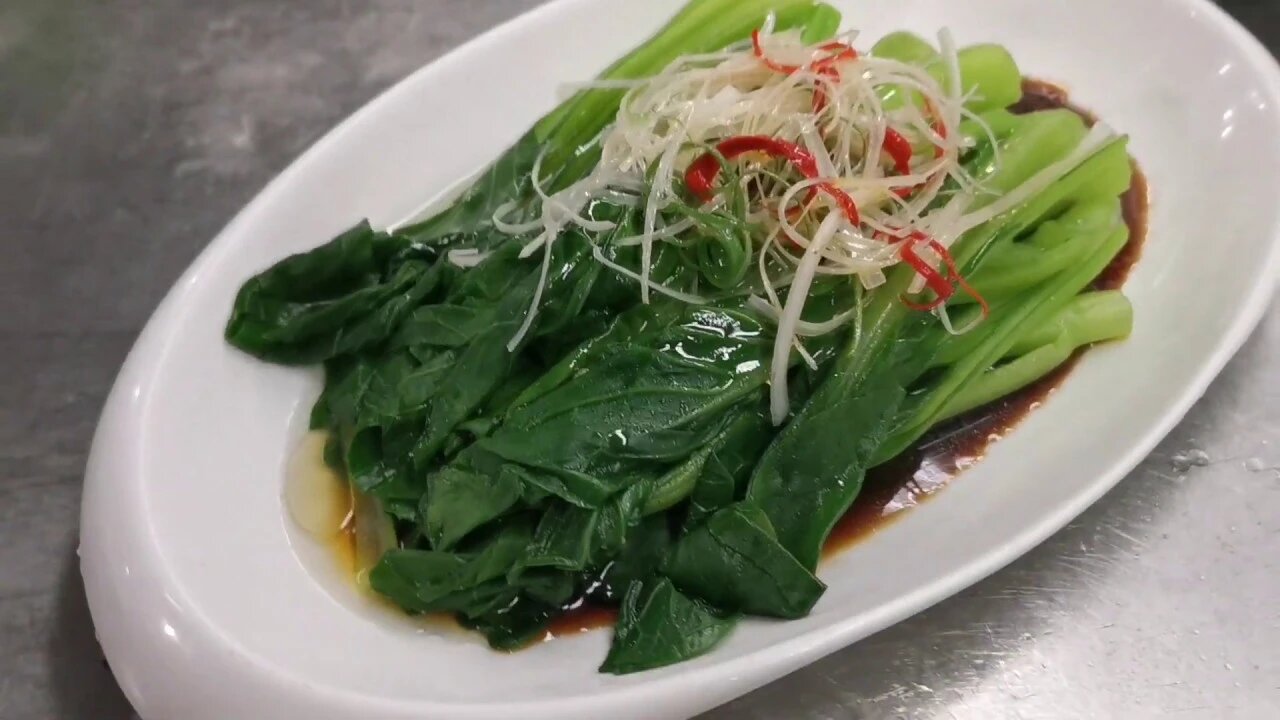 白灼菜心广东出名的一道菜,原来酒店大厨是这样做的