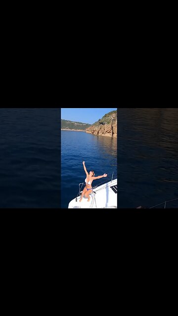 Sailing to the Isle of Capri #sailing #capri #italy