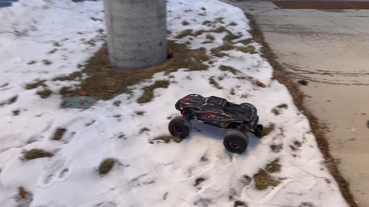 Traxxas Maxx durability test !!