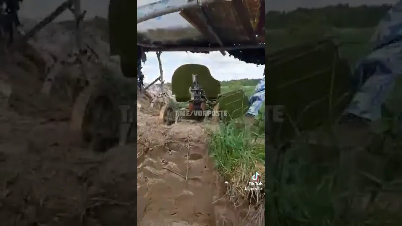 Ukrainian soldier complaining about the maxim machine gun in their trench. #ukrainewar