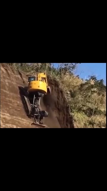 A Spider Excavator Demonstrates It's Unique Ability - HaloRockNews