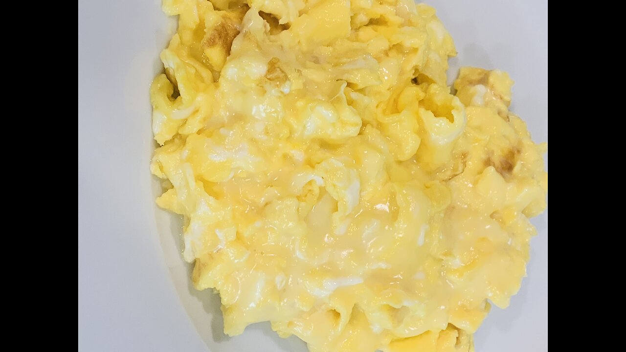 My cheese omelette turned into scramble egg!!!lol