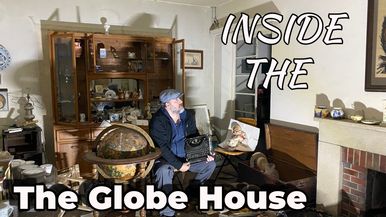 Mysterious Globe House. Abandonded house full of items.