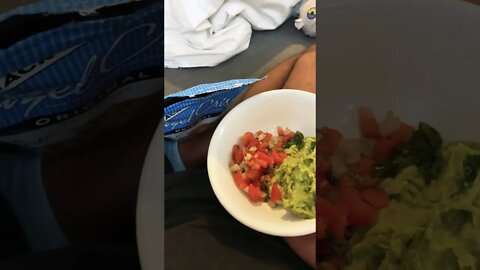 #pretzels X #guacamole X #tomato #onion #shorts #ytshorts #youtubeshorts #viral !!!