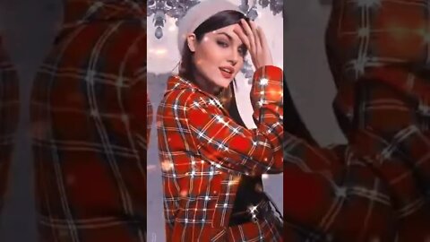 Every girl was surprised to see hande