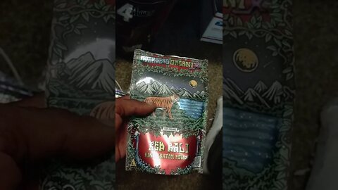 Overseas Organix review - Four different strains