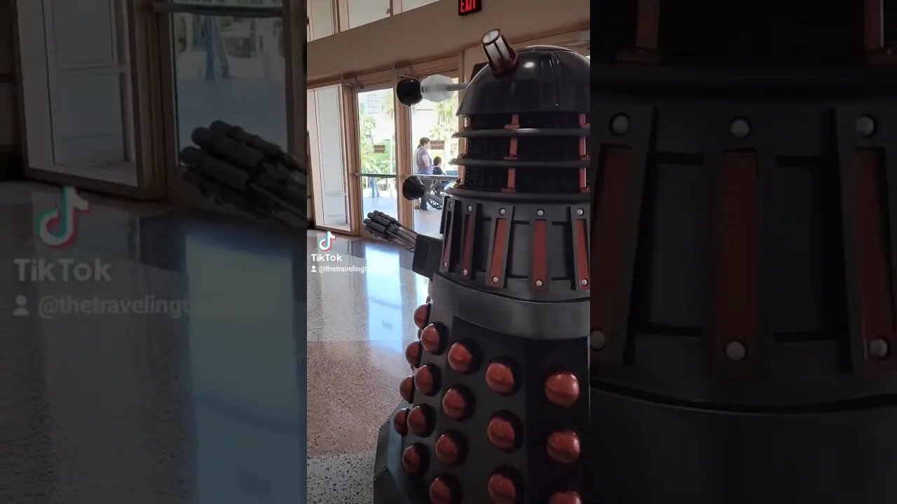 🤠#DALEK VS #SMOKEYANDTHEBANDIT #DOCTORWHO #DALEKHAL 🎶 #EASTBOUNDANDDOWN #JERRYREED 🎶 #SHORTS