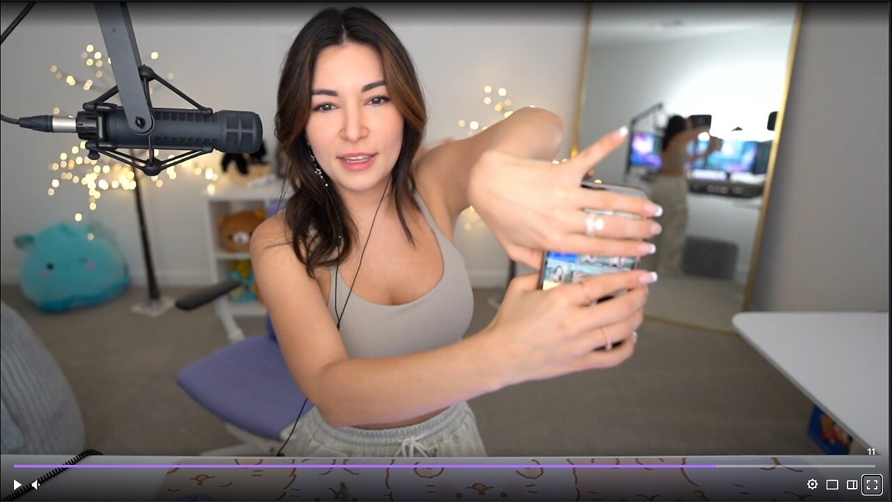 Alinity accidently leaking feet pictures?