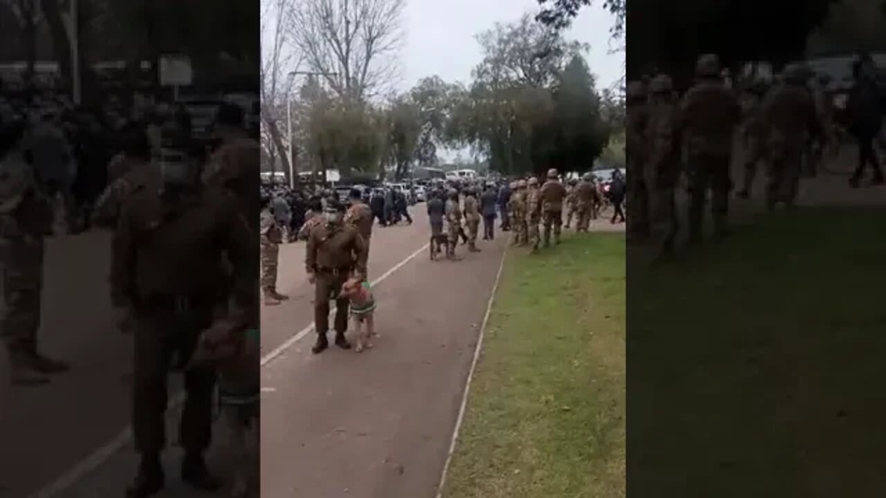 El Boris, recibiendo el amor merluzo del pueblo que lo adora durante el Juramento a la Bandera!!!!