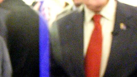 speaker gingrich enters the Crowne Plaza 1-6-12.AVI