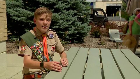 Colorado Boy Scout builds wheelchair-accessible picnic table for hospital