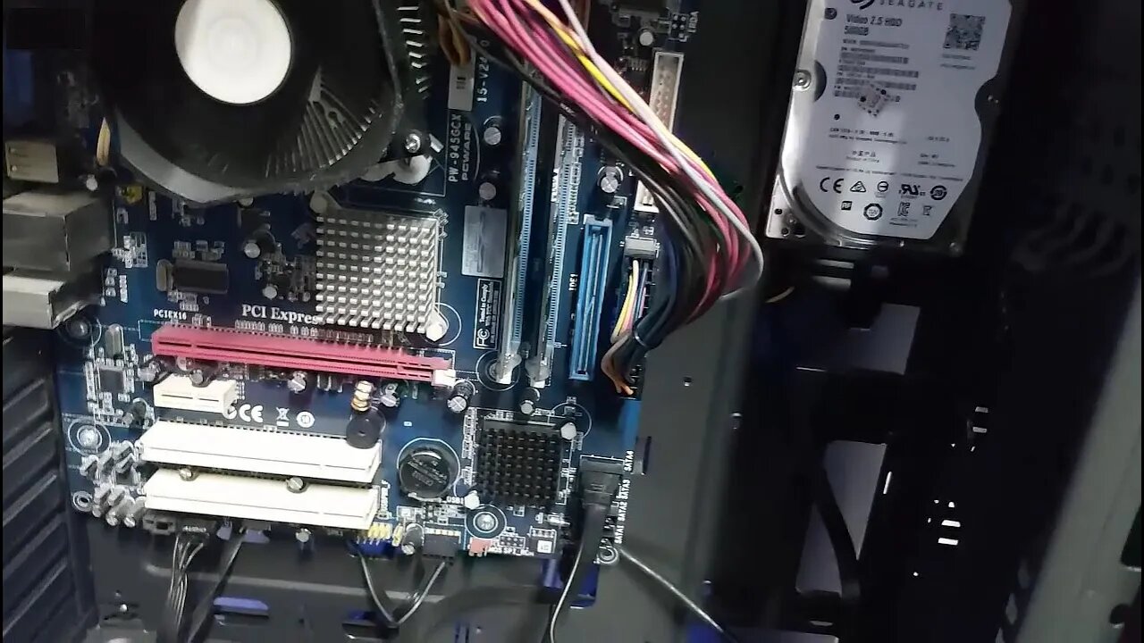 Meu pc desliga mais o cooler e a fonte continuam ligados !