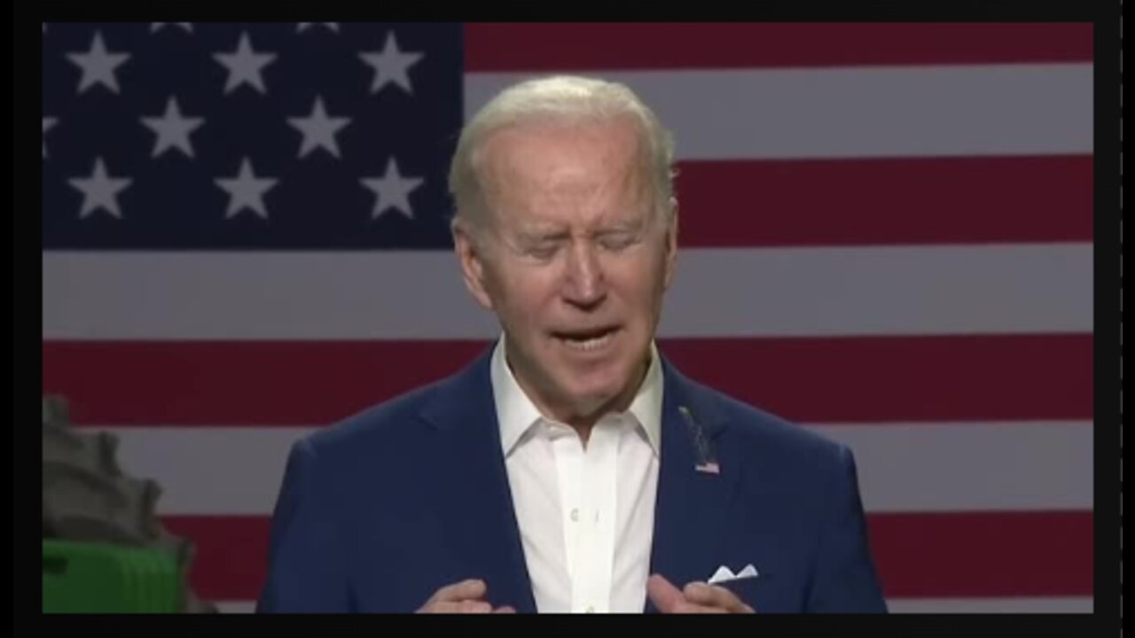 A Bird Just Shit on Biden While He Was Talking About Inflation in Iowa!!