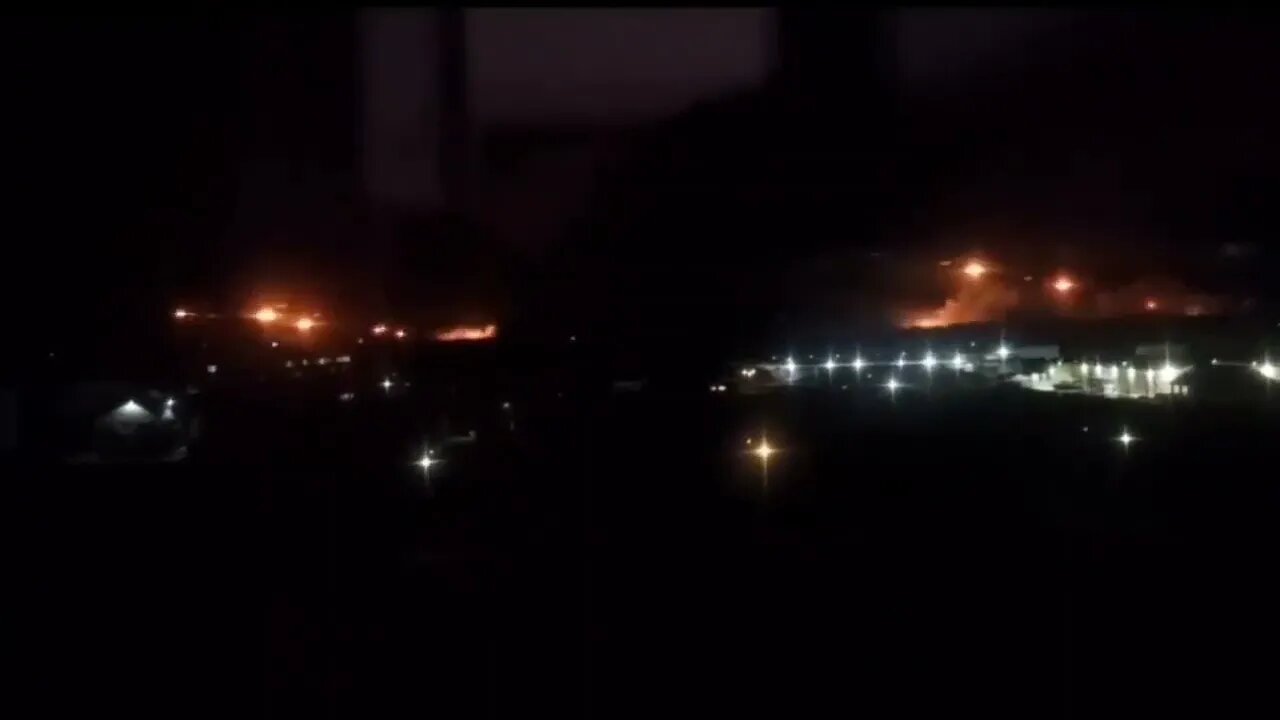 Ukraine war - A short clip of an outgoing Russian MLSR barrage filmed near Kherson