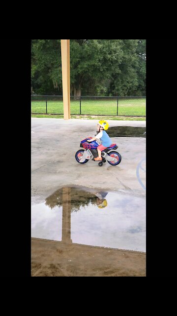 Cohen rippin and runnin on his Spida Cycle