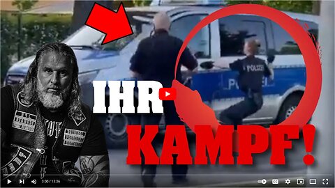 POLIZISTIN ringt mit Schutzsuchendem um POLIZEIWAGEN! ᴴᴰ🔥 (720p) (2023-06-07)