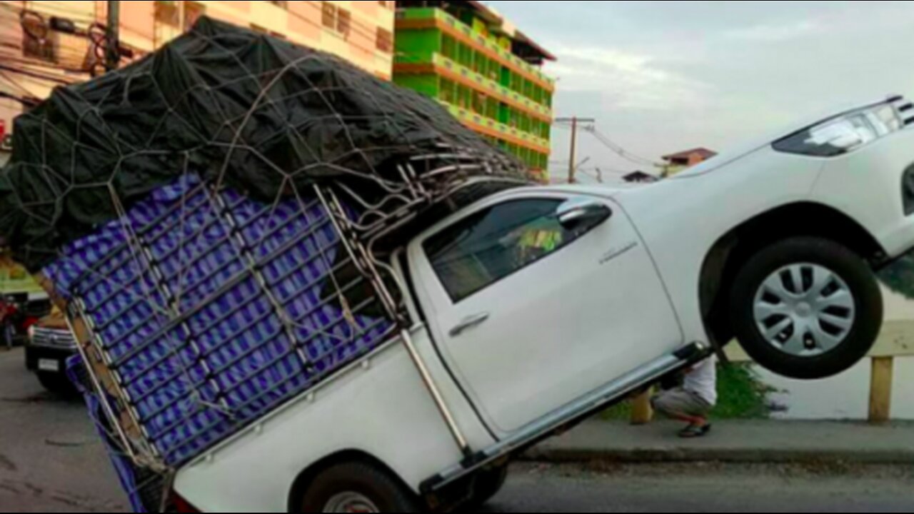 Pickup Drivers in Sticky Situations (EXTREME)