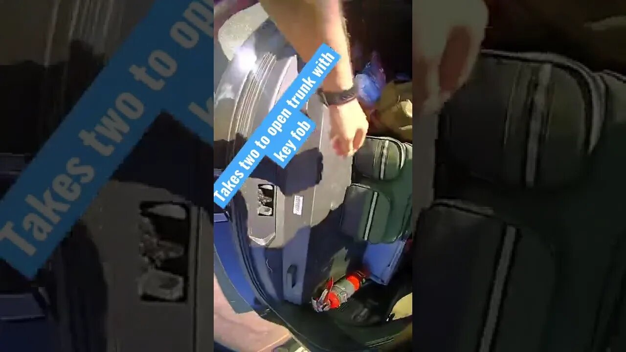 How many policemen does it take to key fob a trunk open?