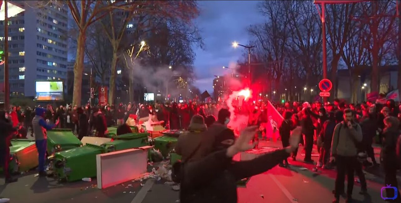 LIVE: Paris / France - Protesters rally after pension reforms - 18.03.2023