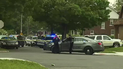 Police investigating shootings in Harper Woods and Detroit