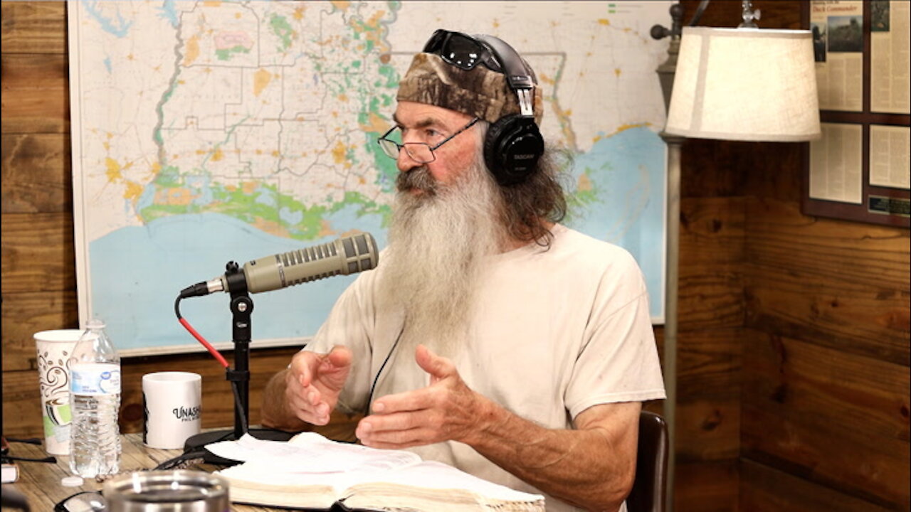 Phil Gets a New Party Barge & Jase Is NOT Happy with Missy's Grocery Store Buy | Ep 357