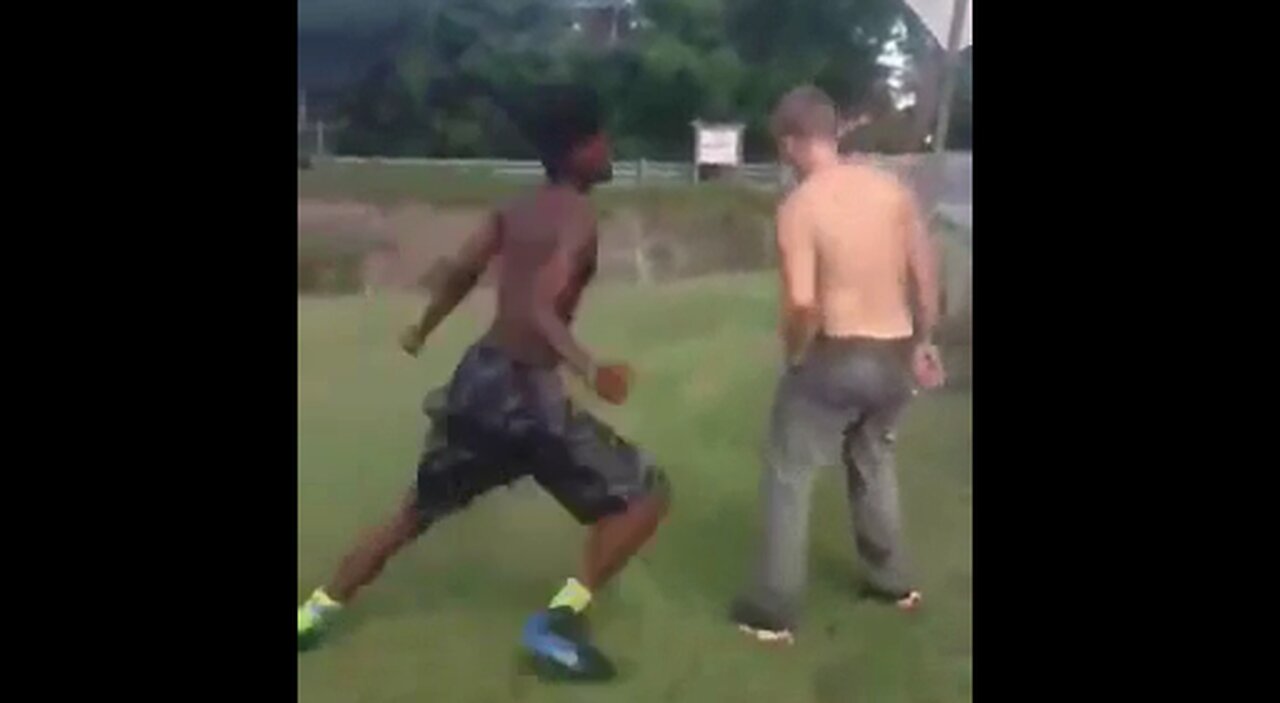 Fight Broken Up When The White Kid Gets The Upper Hand