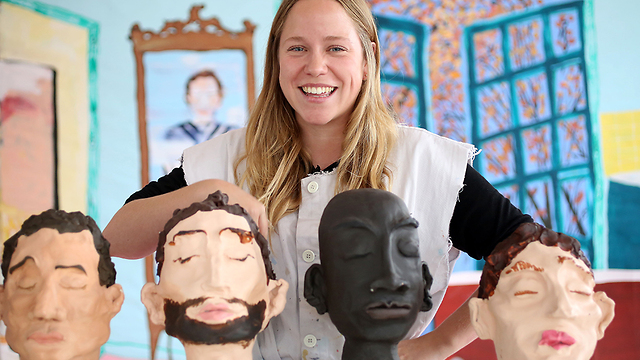 Single Woman Makes Seven Clay ‘Boyfriends': MAKING MAD