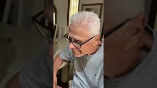 Roberto Dinamite recebendo vídeo do Fred