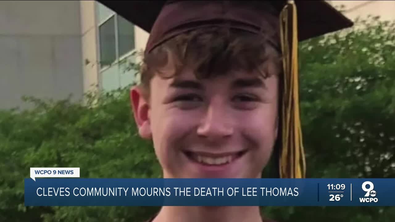 Teen hit and killed while trying to push disabled car off road