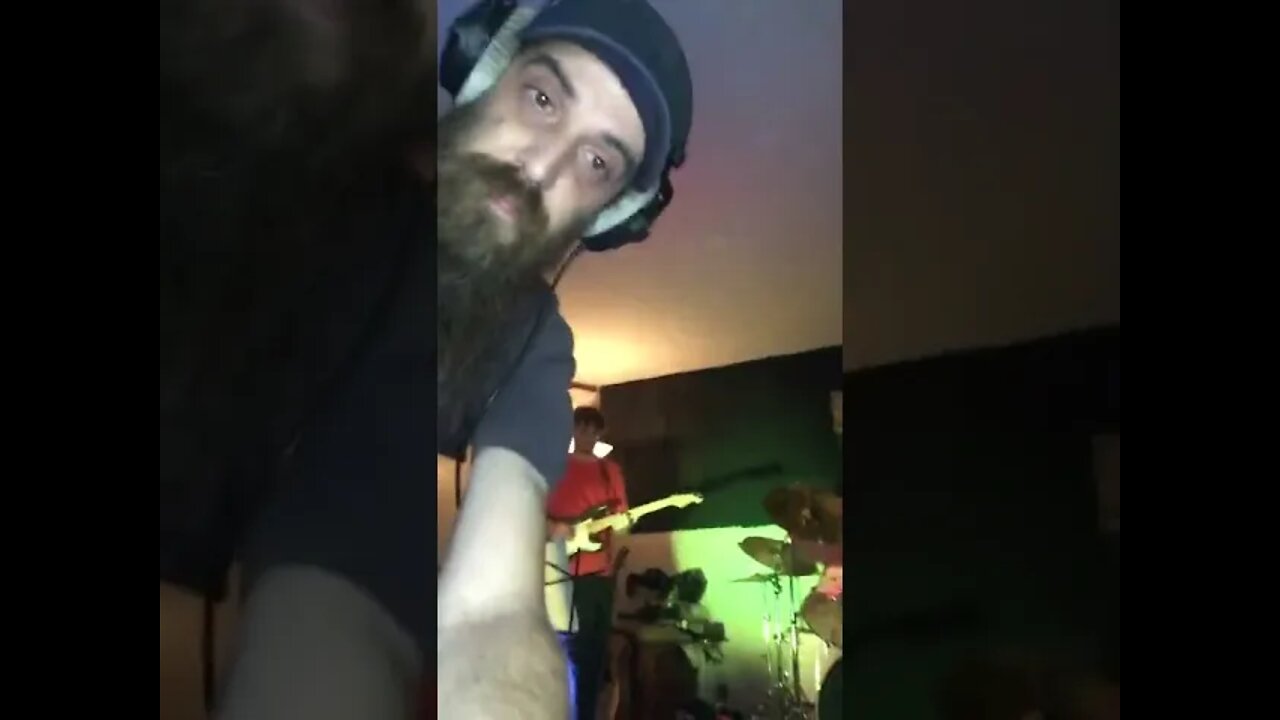 Setting up camera and warming up musics again