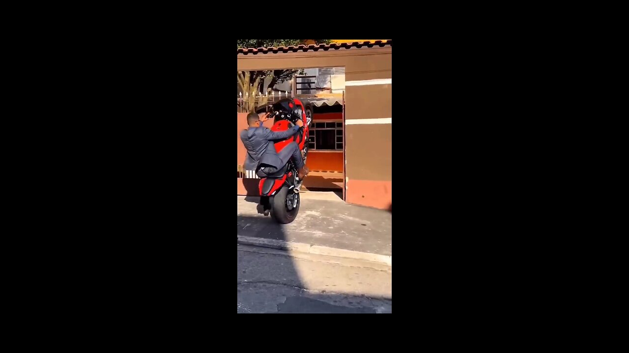 Never Seen a person parks his bmws 1000rr(wheelie)