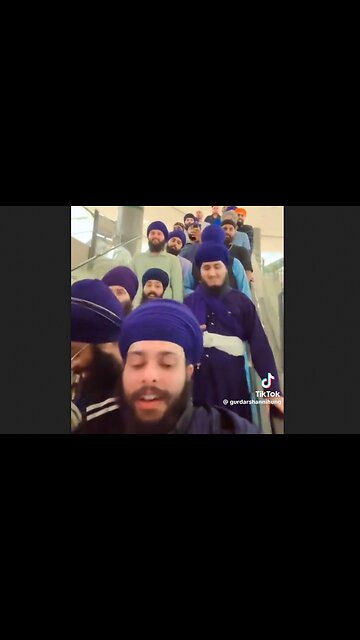 Canada - Khalistani separatists march through Vancouver Airport with swords and spears - HaloNews