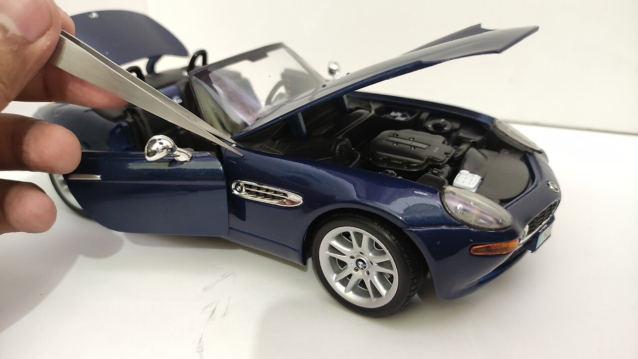 Unboxing of BMW Z8 | 1/18 scale 😍 | Realistic Diecast Car