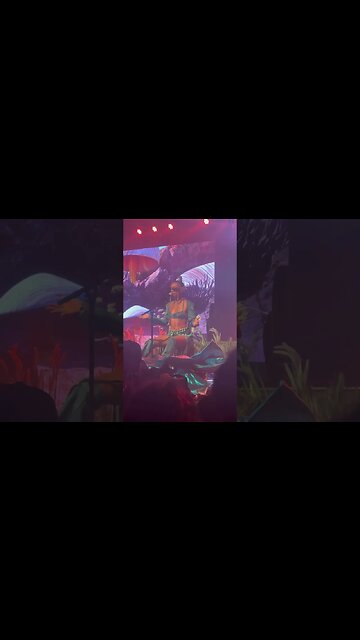 The elf ears tho🤔