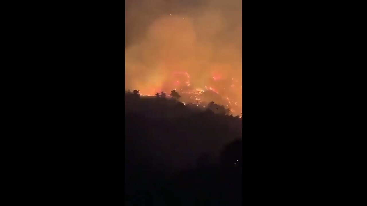 🇹🇷 The Turkish Hatay fire, which started this afternoon, is still raging and spreading