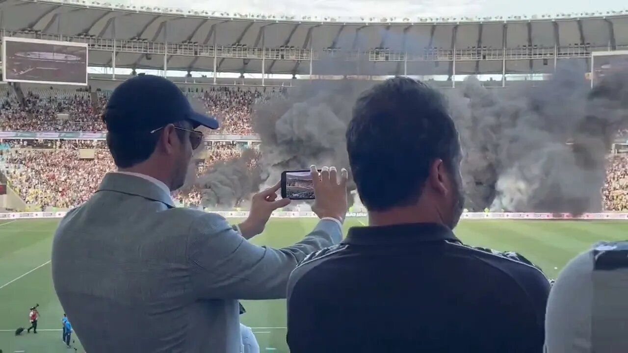 Josh Wander, da 777, no Maracanã registrando a torcida do Vasco