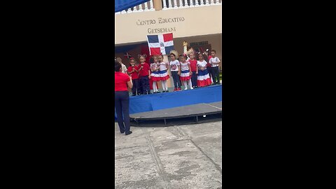 Viva nuestra República Dominicana y que vivan nuestros niños