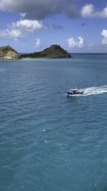 Pilot escort in St. Lucia