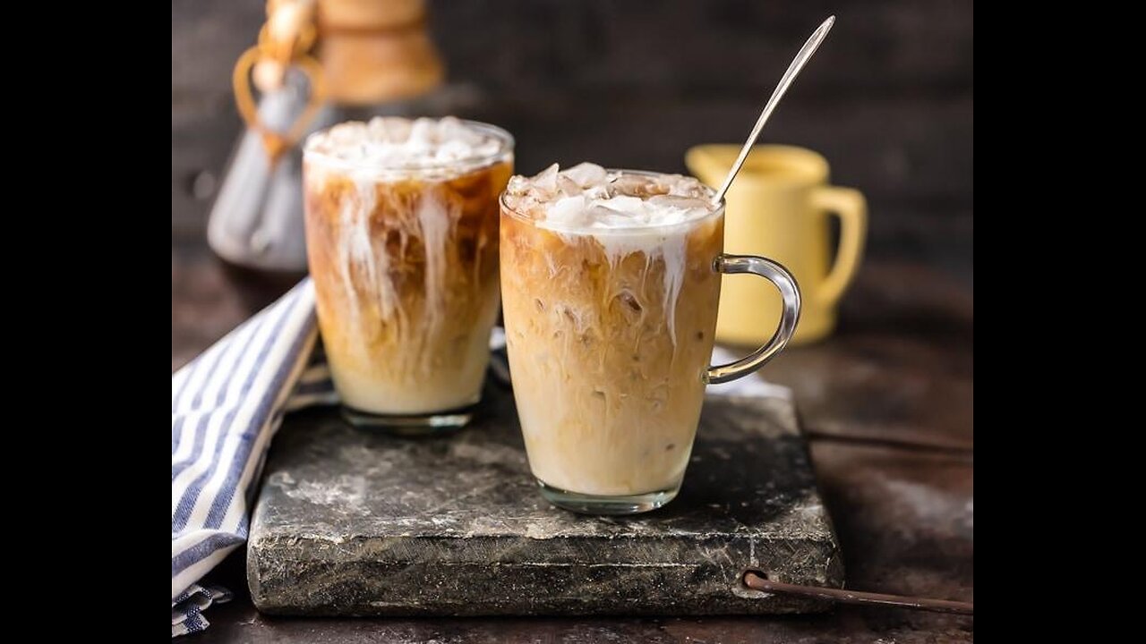 4 simple and hydrating methods to fight the summer heat, including iced coffee