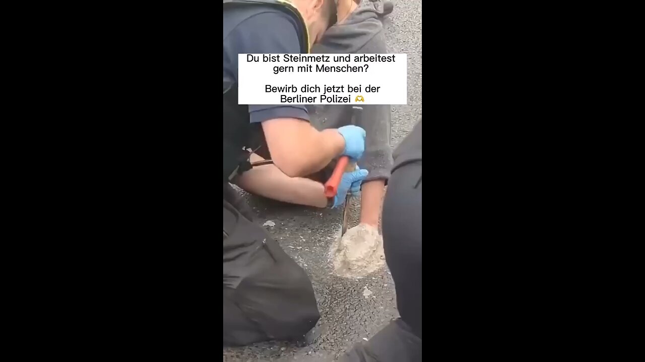 Polizei dein Freund und Helfer 🤡