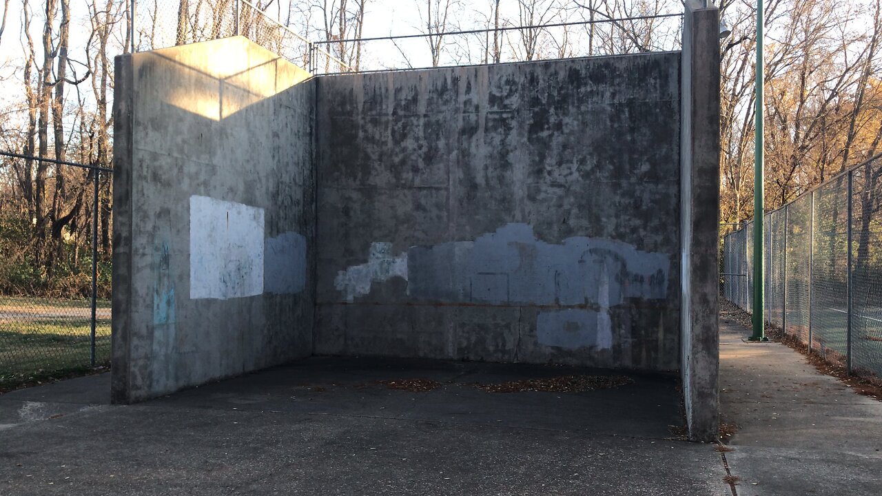 abandon tennis court